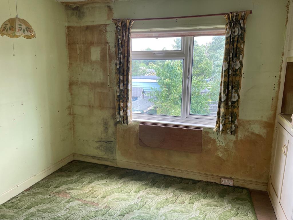 Lot: 19 - HOUSE IN NEED OF REFURBISHMENT AND REPAIR - Second double bedroom with window to rear